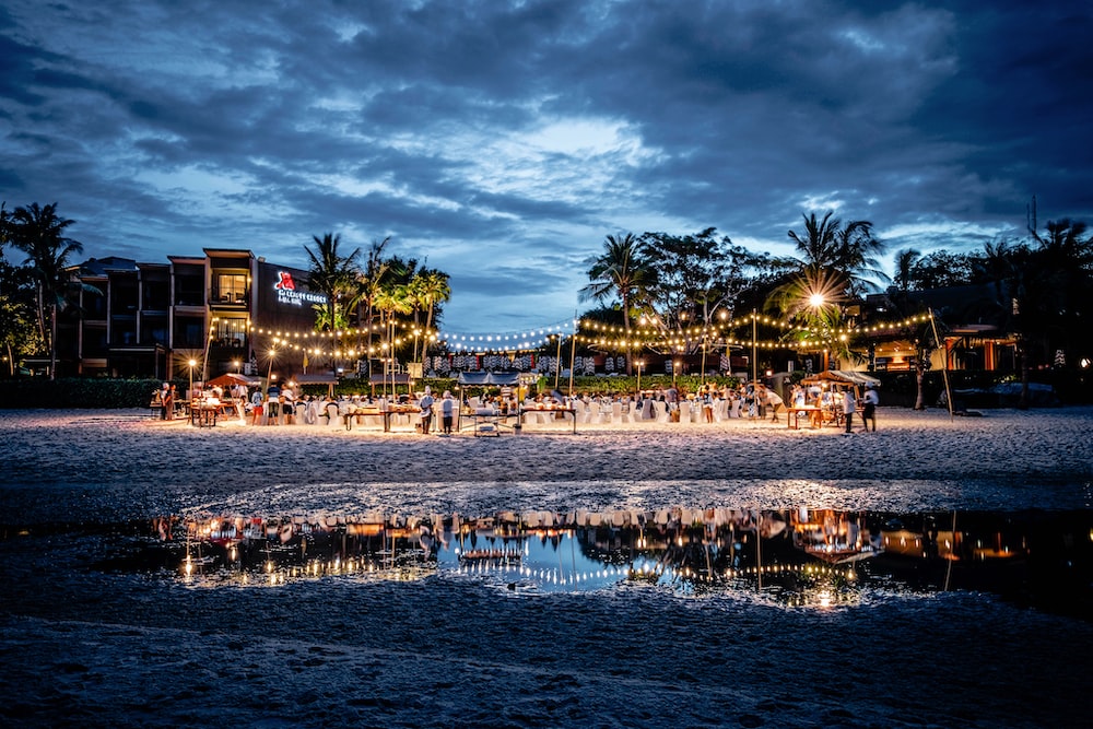ပျော်စရာကောင်းတဲ့ Beach Party