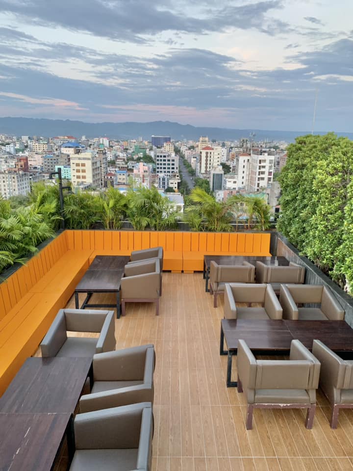 မန္တလေး Bar