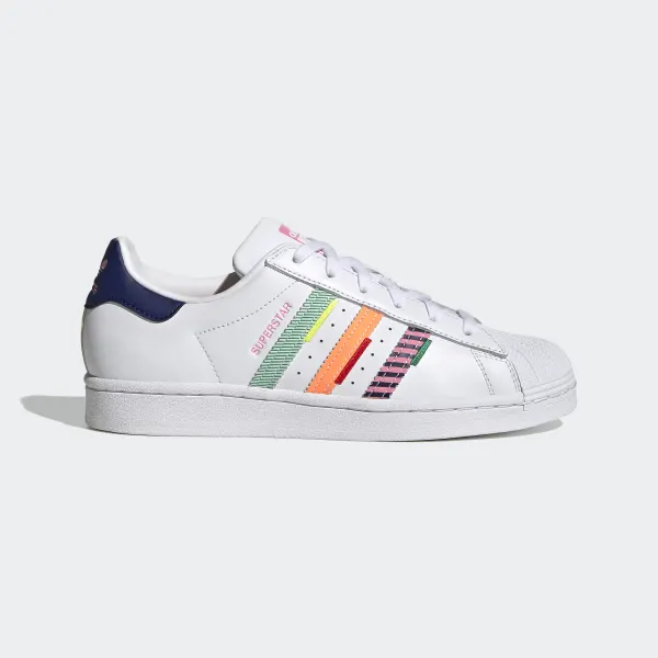 sports shoes