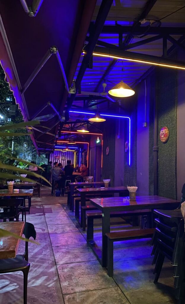 Point Bar & Restaurant