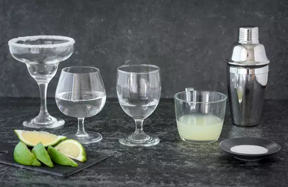 making cocktail