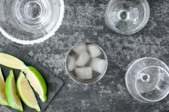 making cocktail