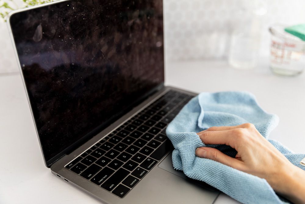 Laptop ထိန်းသိမ်း