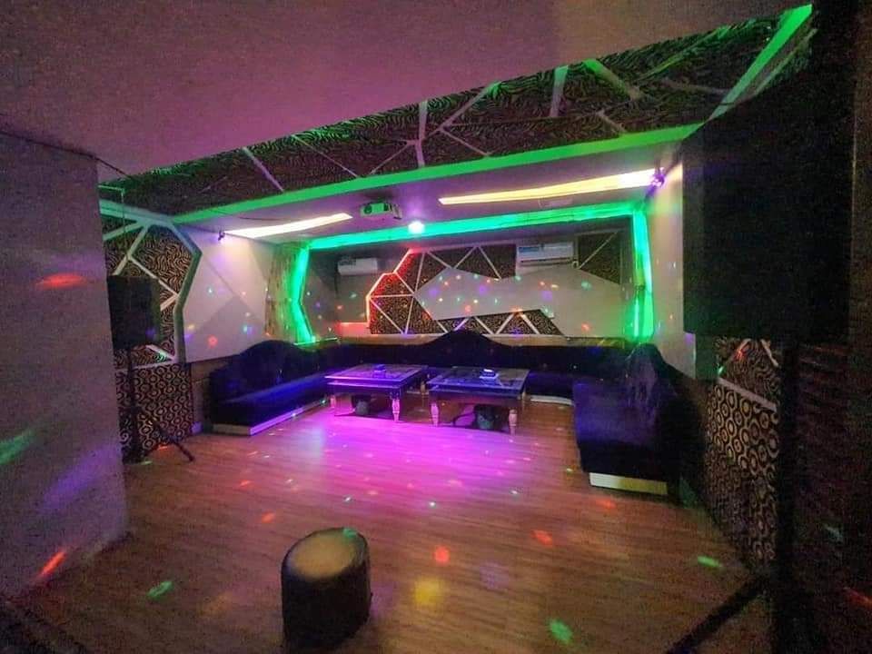 bar