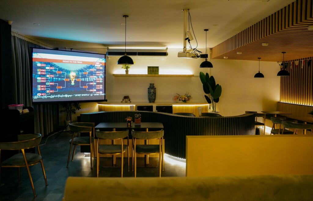 ကော့လ်တေး Bar