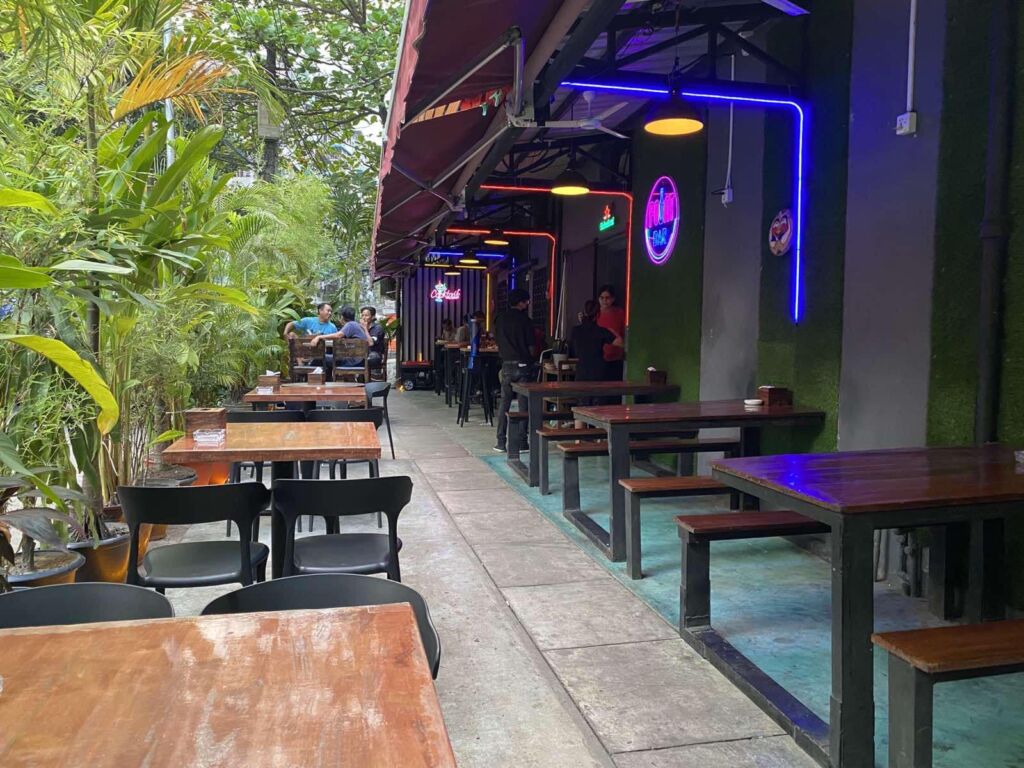 Point Bar & Restaurant