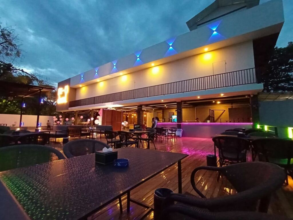 ရန်ကုန် Nightlife ခံစား