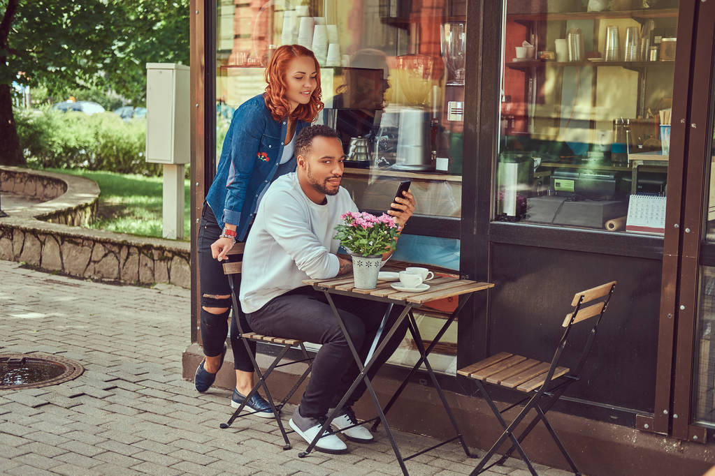 couple dating 