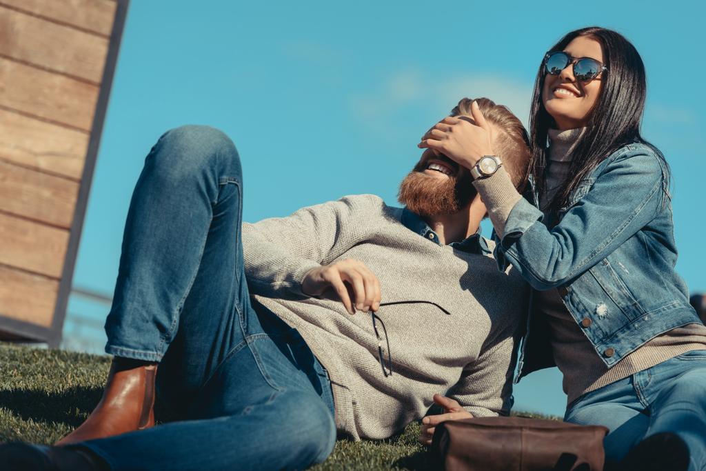 couple dating 