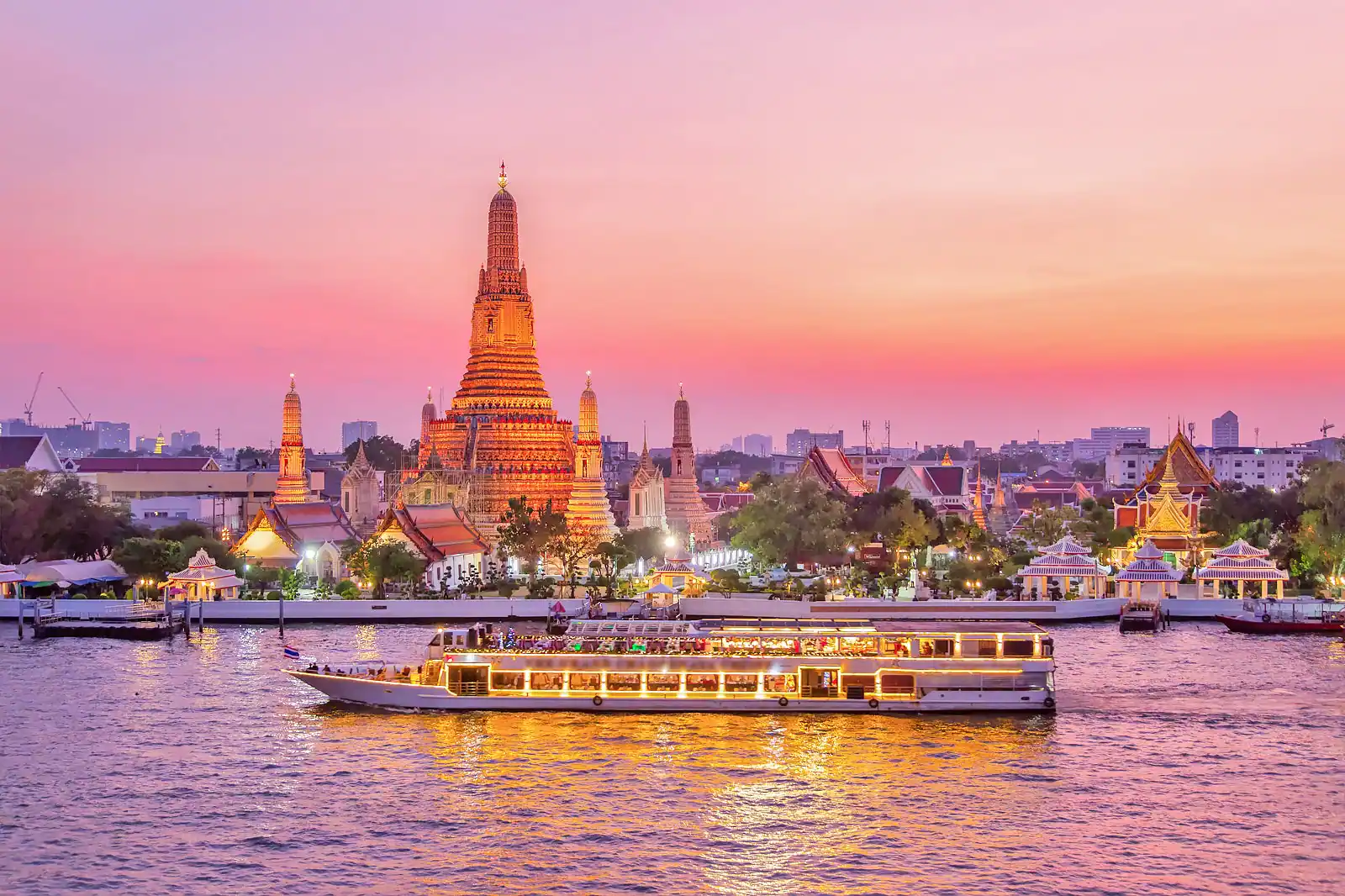 Dinner cruises on Chao Praya River