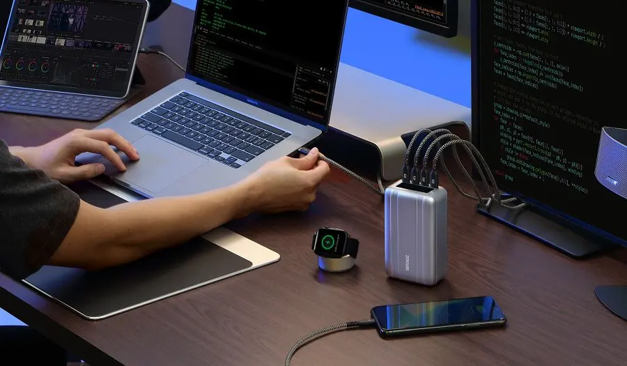 SuperTank Pro – Compact 100W PD Power Bank