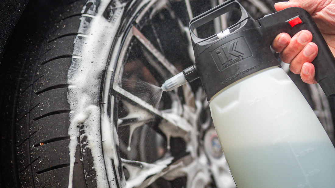 Car Rim Cleaning